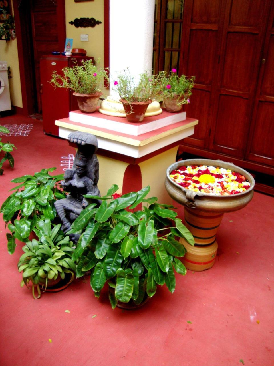 Patricia Guest House Пондичери Екстериор снимка